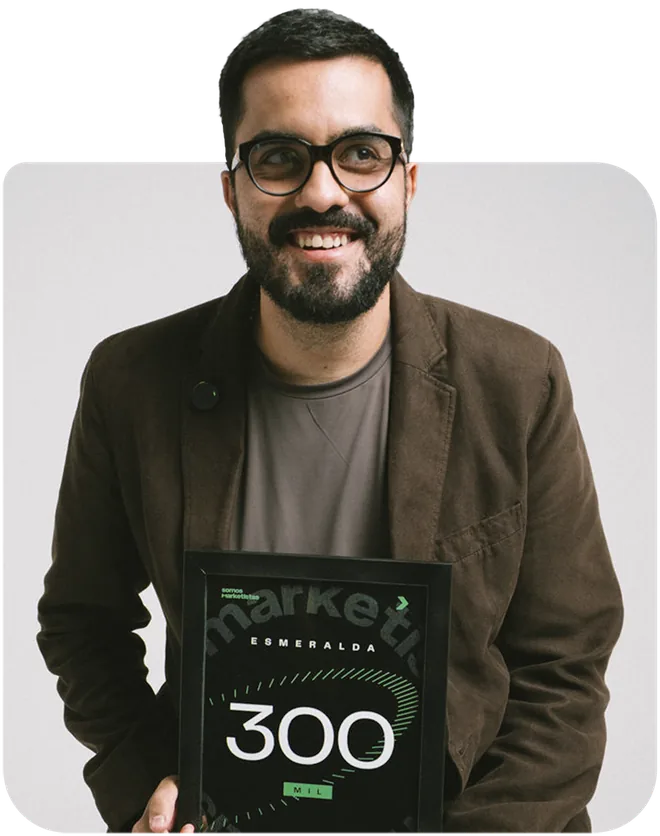 Alexandre com placa de +300 mil faturados